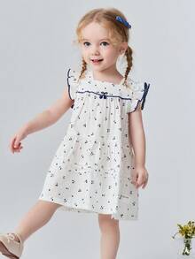 mini bala 2026夏季女婴连衣裙，纯棉提花樱桃印花甜美公主裙，柔软透气，休闲百搭，适合日常穿着、野餐和度假。 - 白藍色調 - 查看 2