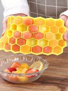 1pc Silicone 37-Cavity Honeycomb Ice Cube Tray, Creative Hexagonal Design Stackable Ice Tray, Suitable For Making Creative Ice Drinks And Summer Essential Beverages - Multicolor - View 7
