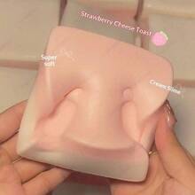 1个双面慢回弹草莓麻糬，柔软美味，可用作减压玩具、圣诞礼物、派对小礼品 - 彩色 - 查看 7