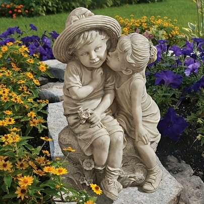 1pc Vintage Romantic Kissing Couple Sculpture, Made Of Resin, Suitable For Home Garden Decor, Lovely Couple Ornament For Living Room, Bedroom, Balcony