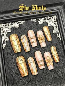 10 piezas Juego de uñas postizas rectangulares con lentejuelas doradas brillantes, incluye lentejuelas rojas, lazos plateados hechos a mano en 3D, ondas plateadas y calcomanías de manicura francesa redonda, adecuado para el Día de San Valentín, uso en fiestas de Año Nuevo, para damas y señoritas, incluye adhesivos de pegamento para uñas y lima de uñas. Uñas postizas hechas a mano - Dorado - Ver 1