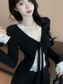 レディース トップス 長袖 Tシャツ カットソー レース リボン フェイクレイヤード 重ね着風 Vネック タイト スリム 着痩せ 細見え 袖レース 大人可愛い セクシー 地雷系 量産型 フレンチガーリー 韓国ファッション きれいめ デート 女子会 お呼ばれ インナー 春 秋 冬 洗濯機OK ブラック ホワイト モノトーン フェミニン 華奢見え 20代 30代 鎖骨見え 美シルエット 甘辛 異素材 ミックス ガーリー カジュアル バイカラー 配色 フロントリボン 上品 高見え 通勤 通学 骨格ウェーブ 骨格ストレート シワになりにくい - ピンク - チェックする 9