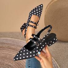 Black and White Dots