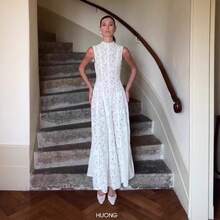 Women's Sleeveless Half-High Collar High-Waisted Dress, Elegant And Sexy Hollow Lace Dress - 白色 - 查看 6