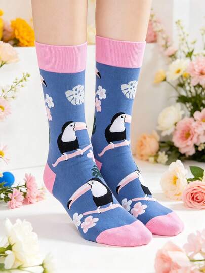 1 Pair Women's Cute Toucan Print Versatile Casual Mid-Calf Socks