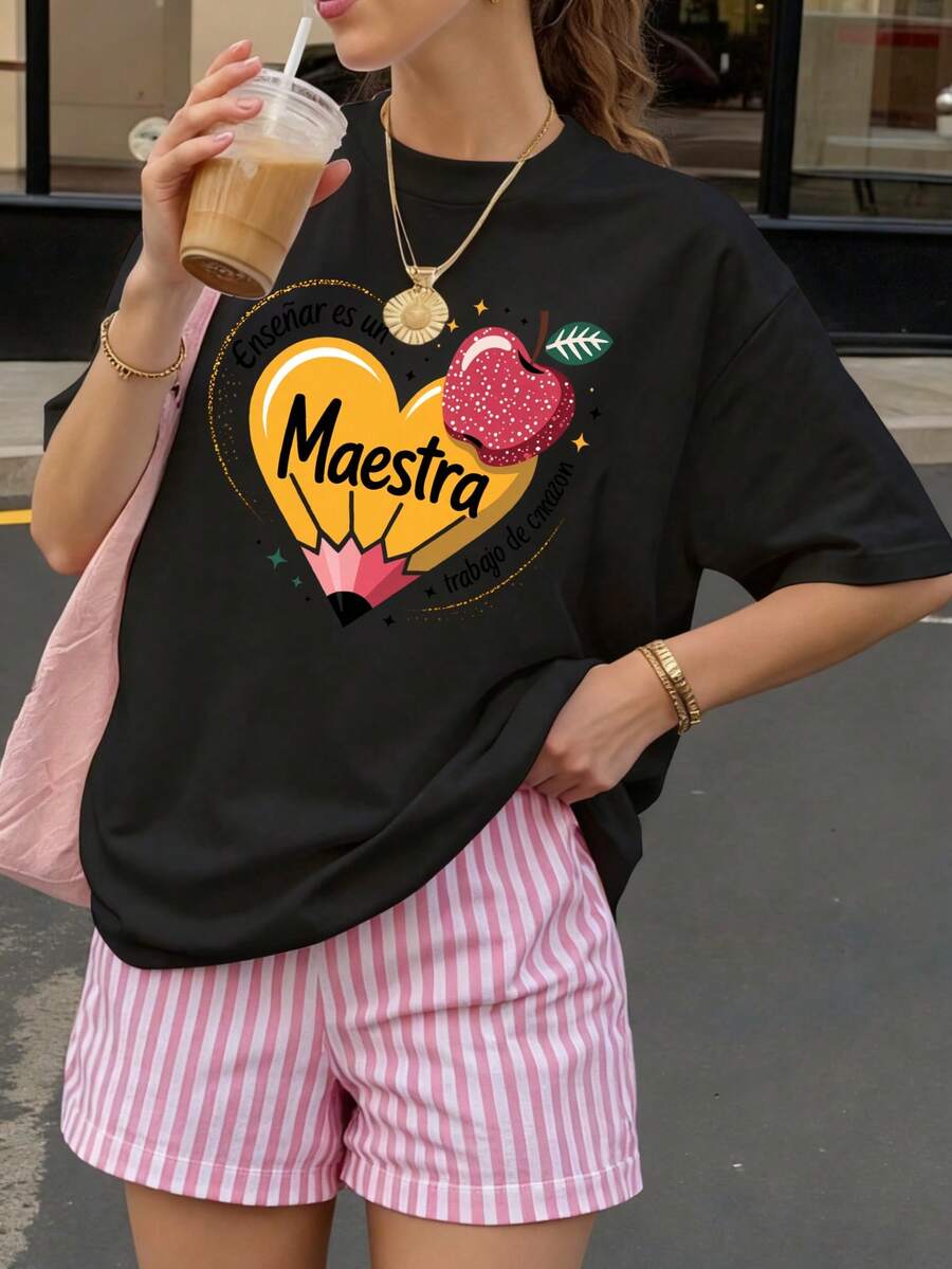 Camiseta Negra con Estampado Corazón Maestra y Manzana para Mujer Ideal para Docentes - Negro - Ver 1