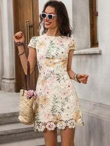 Vestido corto de manga corta romántico con dobladillo asimétrico, encaje y estampado floral diminuto para mujer - Albaricoque - Ver 8