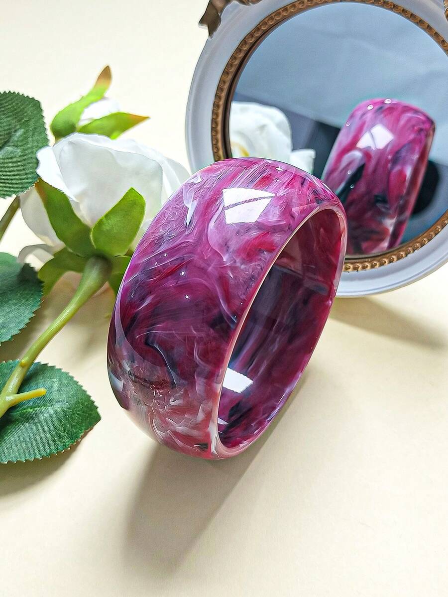Pulsera retro personalizada de moda europea y americana, brazalete acrílico geométrico 3D exagerado de textura de resina semi-transparente y ancho redondo (variando en color, textura y profundidad, surtido al azar) - Morado - Ver 1