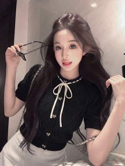 优雅时尚的短款针织开衫，系带设计，质感面料，适合上学、度假、通勤和约会，春夏皆宜。