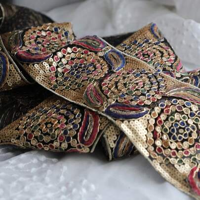 100cm/2 Yards Metallic Embroidered Floral Ruffle Trim, Banquet Dress Style, Shiny Floral Design, Sparkling Effect, Lace Sequin Metallic Fabric Material, For Handmade Sewing Decoration Embellishment