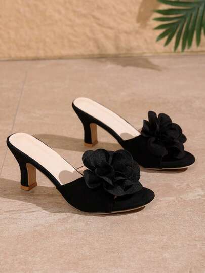 Giày sandal cao gót họa tiết hoa mới dành cho nữ, thiết kế tối giản thanh lịch, chất liệu vải mềm mại, mũi nhọn, kiểu dáng xỏ chân tiện lợi.