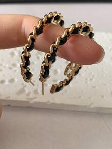 1 Đôi bông tai chữ cái bằng da kiểu retro thời trang, đa năng, cá tính, thanh lịch, phù hợp để đeo hàng ngày cho nữ. - bông tai chữ cái bằng da - Xem 4