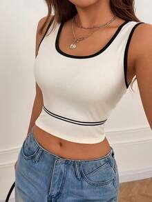 Áo tank top nữ mùa hè dệt kim gân, dáng ngắn không tay ôm sát, chi tiết viền tương phản, phong cách tối giản thanh lịch, chất vải mềm mại co giãn, phù hợp cho đi làm, dạo phố, du lịch và phối đồ thành thị. - trắng - Xem 5