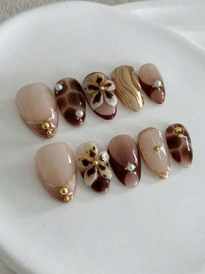 10pcs Vintage, Elegant, Cute Baddie Autumn/Winter Vibe Caramel Brown Tortoiseshell 3D Carved Metallic Wavy Pentagram Faux Faux Pearl Short Almond False Nails Nail Art Accessories Nails Nail Supplies Handmade Press On Nails