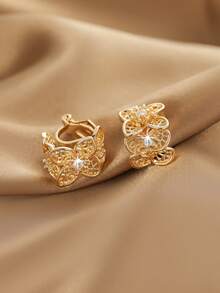 1 Par de Brincos Delicados e Luxuosos com Flor Oca, Design de Pétalas Incrustadas de Zircônia, Brincos Clipe Macio, Cores Ouro e Prata Dual para Mulheres na Temporada de Férias - Multicolorido - Visão 3