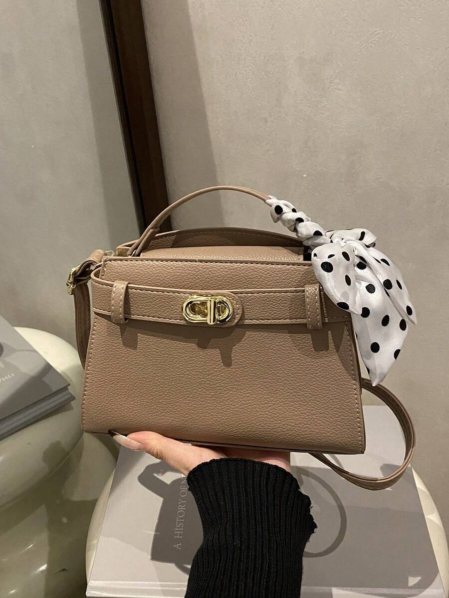 1件女款新款迷你時尚素色圍巾裝飾肩背包，肩帶與金屬扣飾休閒正方形包，百搭奢華街頭風斜背包，適合購物、通勤、日常搭配，非常適合女性日常使用
