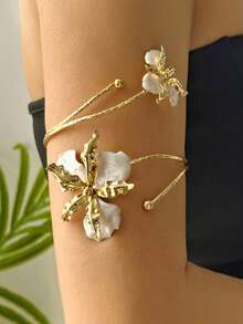 1 pieza Brazalete de metal con flor abierta de moda, joyería de cadena de brazo exagerada, estilo de vacaciones de verano - Blanco - Ver 4