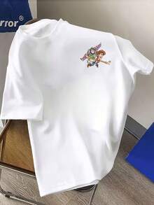 [Licence Disney] T-shirt imprimé recto-verso à l'effigie de Woody et Bass l'Éclair (Toy Story), motif classique de Bass l'Éclair, idéal pour l'été. Ce t-shirt décontracté à manches courtes et sans manches est un incontournable pour les fans de Toy Story. Fabriqué en coton 100 % de haute qualité, il est doux, respirant et convient aussi bien aux hommes qu'aux femmes. Parfait pour un voyage à Disneyland, il fera un cadeau idéal pour les fans de Toy Story. - Blanc - Voir 3