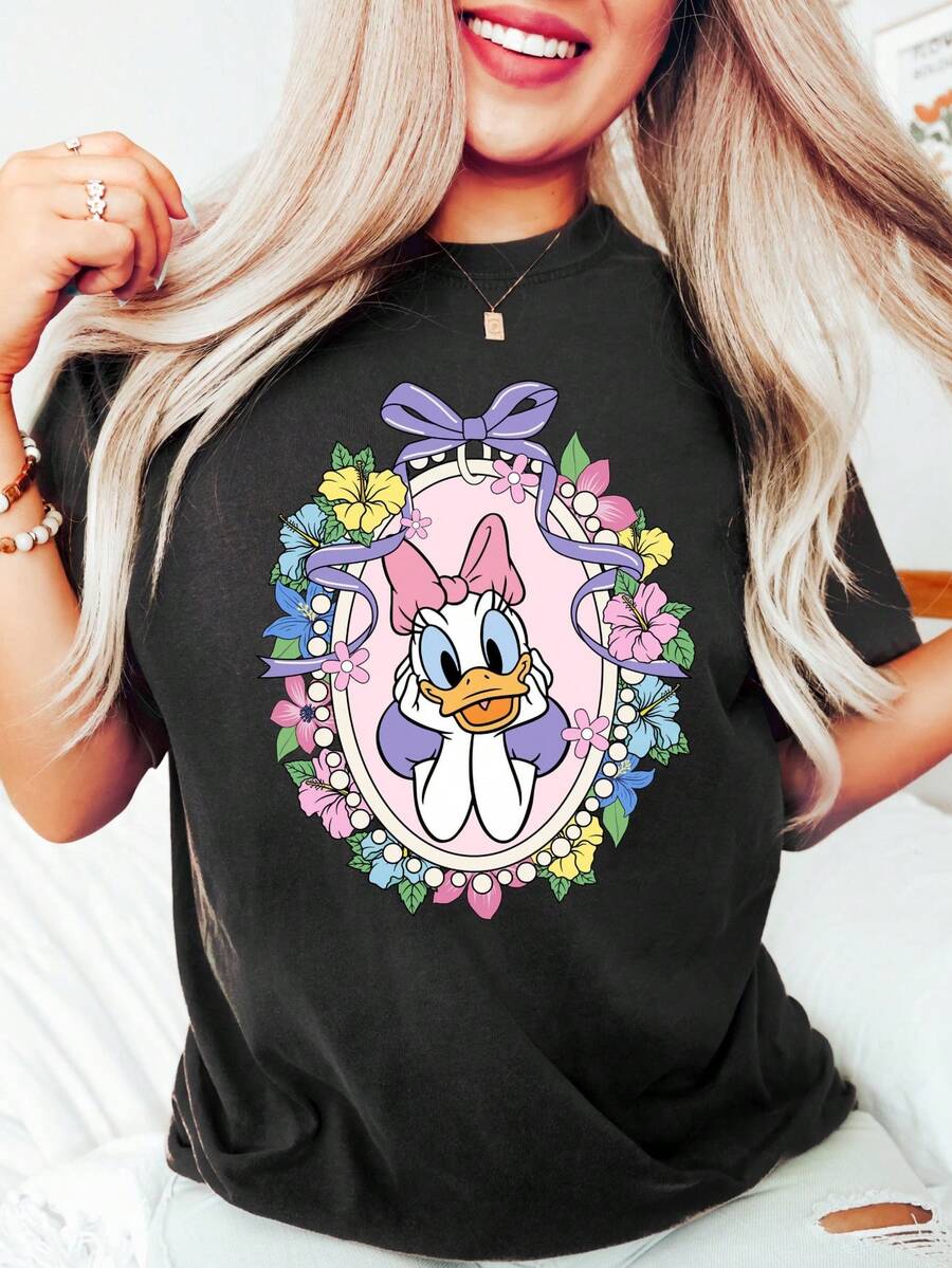 Loose Oversize Disney Daisy Shirt, Retro Daisy Duck T-Shirt, Daisy Duck Disneyworld Tee, Magic Kingdom, Disney Family Trip, Birthday Gift, Disneyland Shirt - màu đen - Xem 1