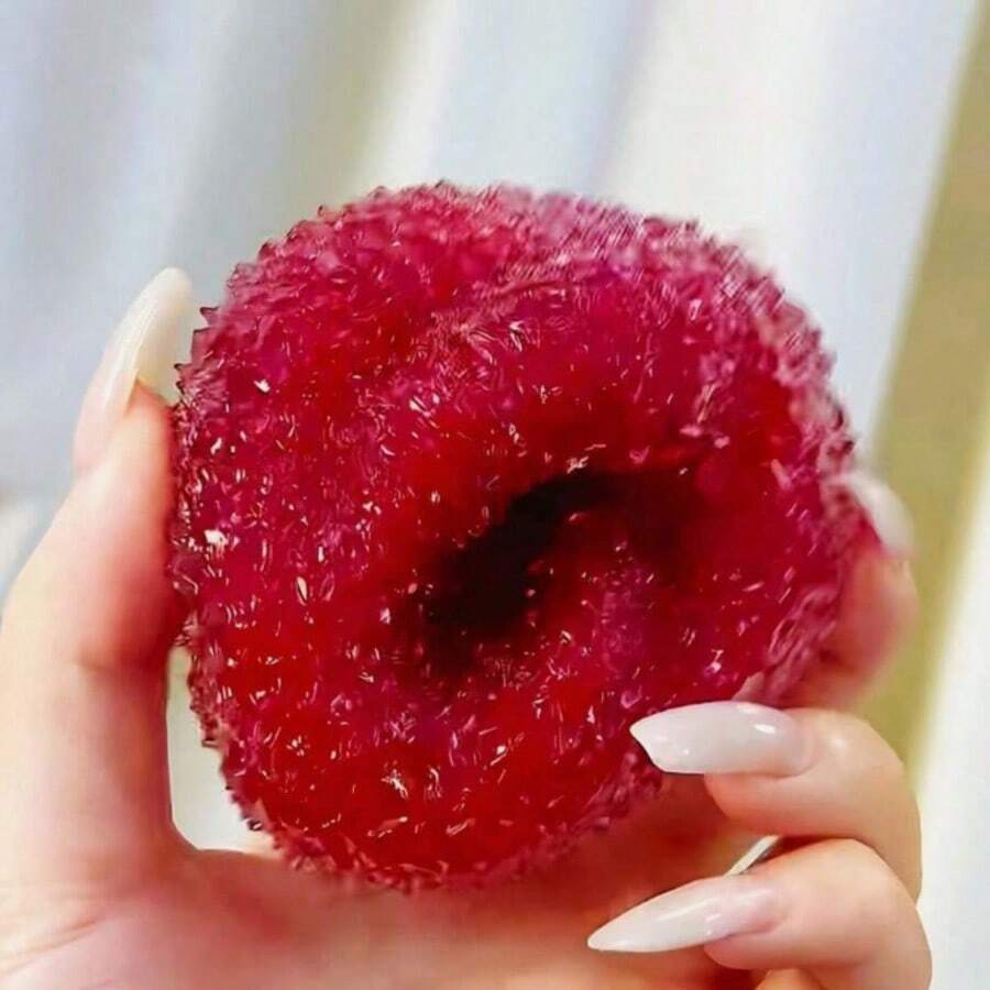 1 Quả bóng bóp giảm căng thẳng hình dâu tằm dễ thương, đàn hồi chậm - Đồ chơi giảm áp hình tròn có kết cấu, được thiết kế để giảm lo âu. Lý tưởng để thư giãn tại văn phòng hoặc giải trí tại nhà, món đồ chơi mới lạ thú vị và giá cả phải chăng này là món quà hoàn hảo cho lễ tốt nghiệp, Ngày Valentine, đám cưới hoặc sinh nhật; nó cũng có thể được sử dụng như một phụ kiện trang trí túi xách, đồ trang trí mềm mại hoặc trang trí phòng, đồ chơi siêu mềm.