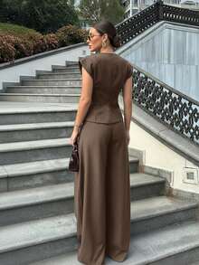 Bộ đồ 2 mảnh thời trang và thanh lịch dành cho nữ, gồm áo blazer không tay cổ chữ V kẻ sọc và quần ống rộng xếp ly, thích hợp cho kỳ nghỉ hè, mùa xuân. - Màu Khaki - Xem 7
