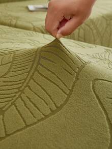 1pc Plush Velvet Leaf Pattern Stretch Sofa Cover, Nordic Modern Polyester Dust-Proof Anti-Slip Thickened Sofa Slipcover, Fits 1/2/3/4 Seater Sofa, Suitable For All Seasons - Army Green - View 8