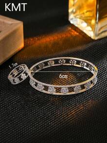 Bộ 2 nhẫn và vòng tay nữ bằng đồng khảm đá Zirconia hình hoa rỗng, phong cách Pháp thanh lịch, phụ kiện công sở mang lại may mắn, bảo vệ khỏi gió, phụ kiện thiết kế độc đáo, món quà lý tưởng cho bạn gái, ngày Valentine, sinh nhật bạn thân. - A - Xem 4