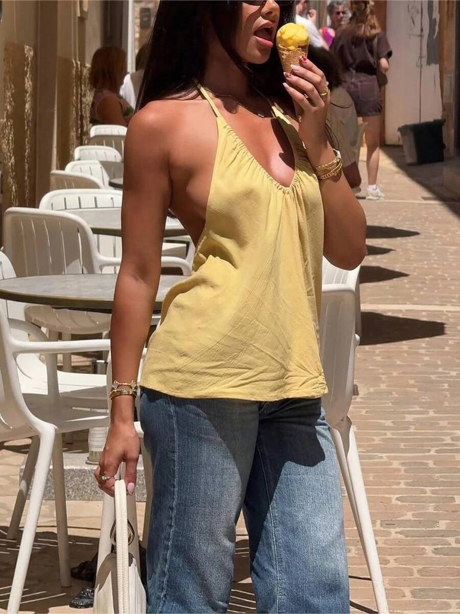 Conjunto de tirantes finos con cuello Halter y espalda descubierta para mujer, Top Sexy con curvas para salidas de verano, llamativo estilo puro y lujoso - Amarillo - Ver 1