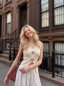 2026 Women's New V-Neck Sleeveless Fitted Short Knit Vest, With 3D Large Gold Decor Button, Front & Side Hollow Design, Relaxed Fit Sexy Style, Suitable For Daily Wear, Cafe, Work, Short Date, Vacation Summer - Apricot - View 4