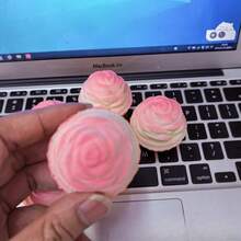 1個軟糯玫瑰杯子蛋糕超慢回彈黏性滋潤軟TPR紓壓玩具，可擠壓紓壓辦公桌禮物 - 彩色 - 查看 6