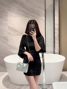 1件歐美時尚金屬裝飾迷你方盒手拿包，高端亮面金屬條女款手提包，優雅奢華晚宴包，適合正式禮服，PU皮革派對包/浪漫婚禮手拿包/舞會包/雞尾酒會包/校園舞會包，附金屬鏈條 - 銀色 - 查看 12