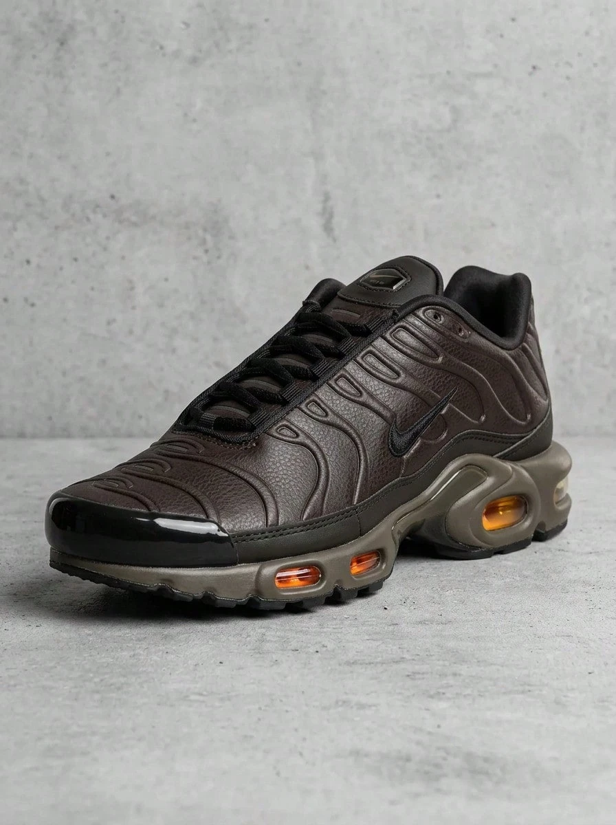 Nike,Air Max Plus PRM QS OLY,HJ4519-200,(黑茶/黑色-佩特拉棕-橄榄灰)11.5 - 黑茶色/黑色-岩褐色-橄欖灰 - 查看 1