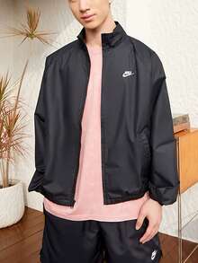 Nike Club Roscoe Futura Herren Modische und vielseitige Sport- und Freizeitjacke, wasserdicht, HV1140-010 - Schwarz - Übersicht 1