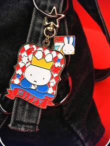 MIFFY 官方授权的米菲兔可爱挂件——超级可爱的卡通生日礼物，非常适合作为精致的钥匙扣或包包配饰。 - 馬戲團金屬掛件-70週年版米菲 - 查看 3