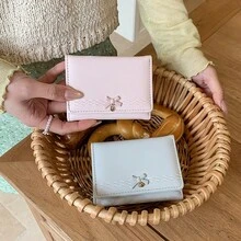 心形蝴蝶结装饰PU皮革短款三折钱包，简约优雅学生风 - 彩色 - 查看 5