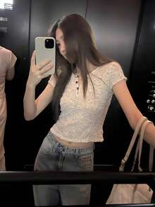 Áo thun ngắn tay dáng lửng dành cho nữ, chất liệu có họa tiết, kiểu dáng trẻ trung cho mùa hè. - Tro gạo hỗn hợp - Xem 2