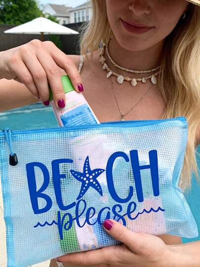 这款防水时尚沙滩包印有“Beach Please”字样和海星图案。A4尺寸时尚防水PVC沙滩包，大容量透明化妆包，配有尼龙拉链，轻便易携，适合春夏收纳。
