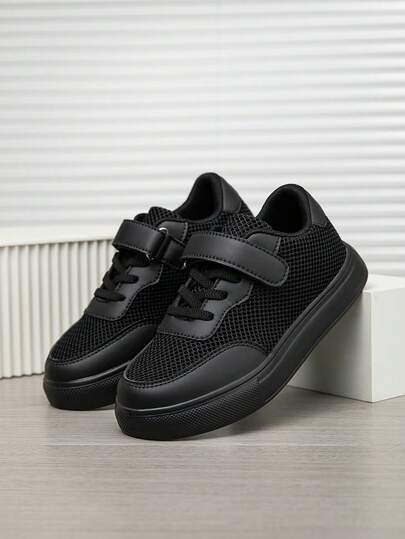 Zapatillas deportivas casuales de malla y parches para niños, con cierre de gancho y bucle de fácil puesta y suela blanda, zapatos deportivos escolares unisex resistentes a la suciedad y cómodos, zapatos de malla