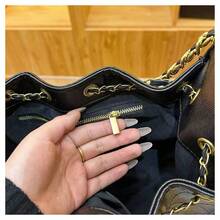 Classic Textured Leather Bag, Small Hand And Shoulder Bag - 黑色 - 查看 4