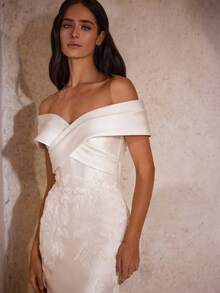 Off-The-Shoulder Short Sleeve A-Line Wedding Dress With Open Back And Luxurious Satin Finish – Charming Bridal Gown Featuring Soft Draped Cap Sleeves, Bare Back Detail, And A Sleek Flowing Silhouette, Perfect For Weddings, Christmas Parties, Halloween Events, Prom Night, Birthday Celebrations, And Special Occasions. Suitable For Garden Ceremonies, Beach Weddings, Formal Dinners, Bachelorette Nights, Date Nights, Holiday Galas, Anniversary Events, Evening Affairs, And Family Portraits. - trắng - Xem 4