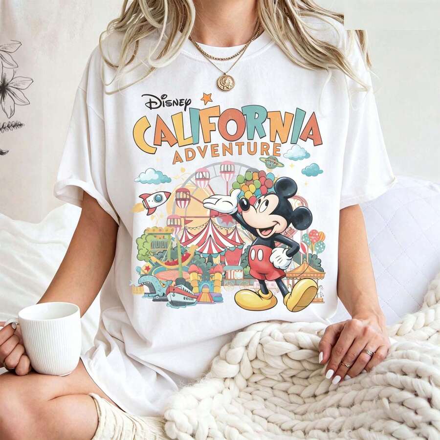 Loose Oversize Retro Disneyland California Adventure Shirt, Mickey Mouse Tee, Disney Family Trip 2026 Shirt,Disneyland Vacation Outfit - trắng - Xem 1