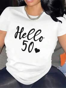 Una elegante camiseta blanca y negra con diseño o 50, perfectara celebraciones. Es duradero, cómodo y adecuado para actividades tanto en interiores como al aire , por lo que es una opción i para las mujeres. - Blanco - Ver 2
