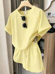 Conjunto de camiseta y pantalones cortos para mujer, color amarillo sólido, uso casual de verano, diseño gráfico, elegante, versátil, diario, al aire libre, compras, viajes - Multicolor 6 - Ver 7