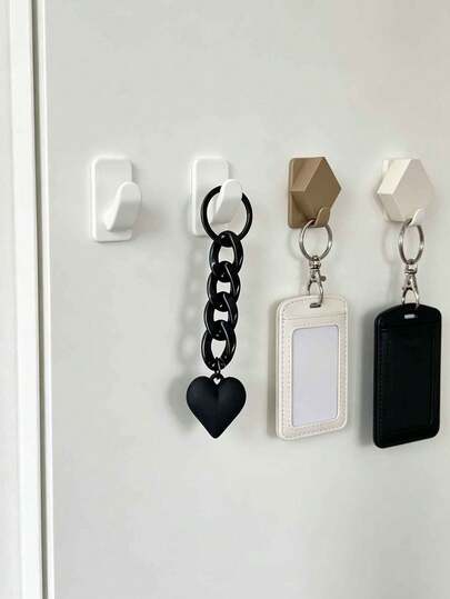 1pc Black Chain Heart Shaped Car Key Chain Pendant, Acrylic Heart Keychain Charm For Bag, Earphone, Accessories