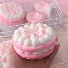 1 pieza Juguete antiestrés de pastel de frambuesa realista, colgante de bolsa de pastel de frambuesa suave y apretable, unisex - Interactivo - Esencial social - Apto para toda la familia - talla grande vendido - Modelo popular - Unitalla - Ver 3