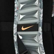 Nike 男女通用 VARSITY ELITE BKPK-AOP SU26 日常戶外運動學生背包 IH7965-236 - IH7965-236 - 查看 8