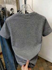 Camiseta de cuello redondo de manga corta con estampado floral y de letras, camisetas gráficas de verano casuales para mujeres - Gris Oscuro - Ver 2