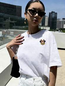 Disney Authorized Minnie Mouse Leopard Bow Cute Cartoon Image Printing Cute Cute Fun Before And After The Printing Pattern Ms Joker Casual T-Shirt Blouse Casual Fashion Short Sleeve T-Shirt Breathable Not Stuffy Sweat, Suitable For Gifts, Daily Leisure Travel. - White - View 2