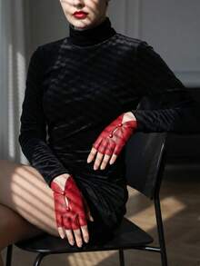女士朋克街头风露指手套 - 弹性微泡PU皮革，无弹性红色设计，适合摩托车骑行、派对和舞台表演，舞台表演手套 | 露指手套款式 | 装饰手套、摩托车手套、节日、露营 - [暢銷]紅色 - 查看 3