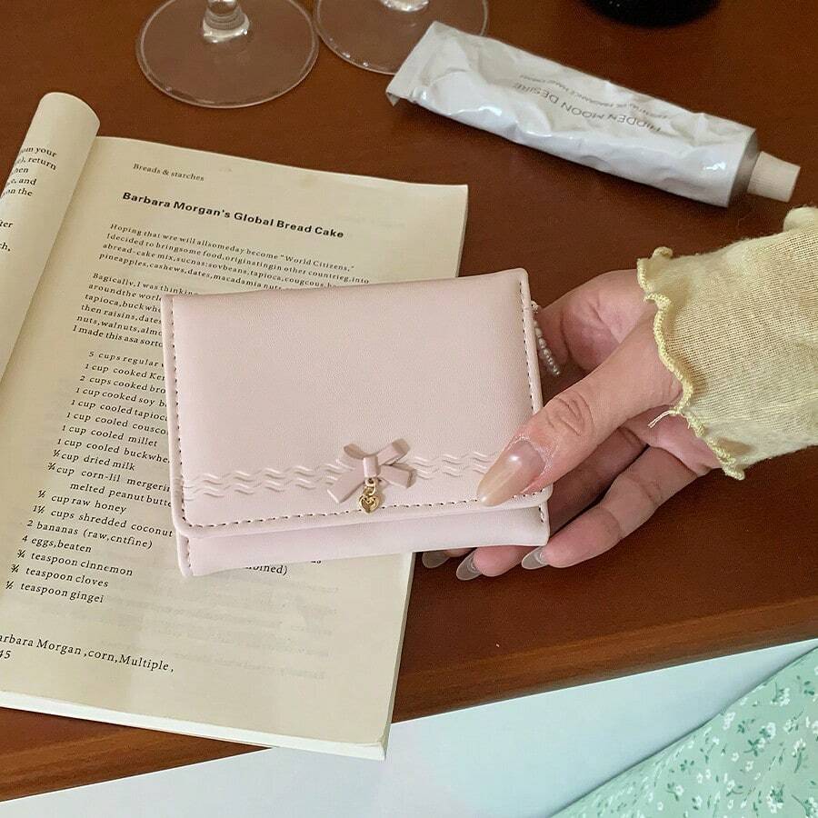 心形蝴蝶结装饰PU皮革短款三折钱包,简约优雅学生风 - 彩色 - 查看 1